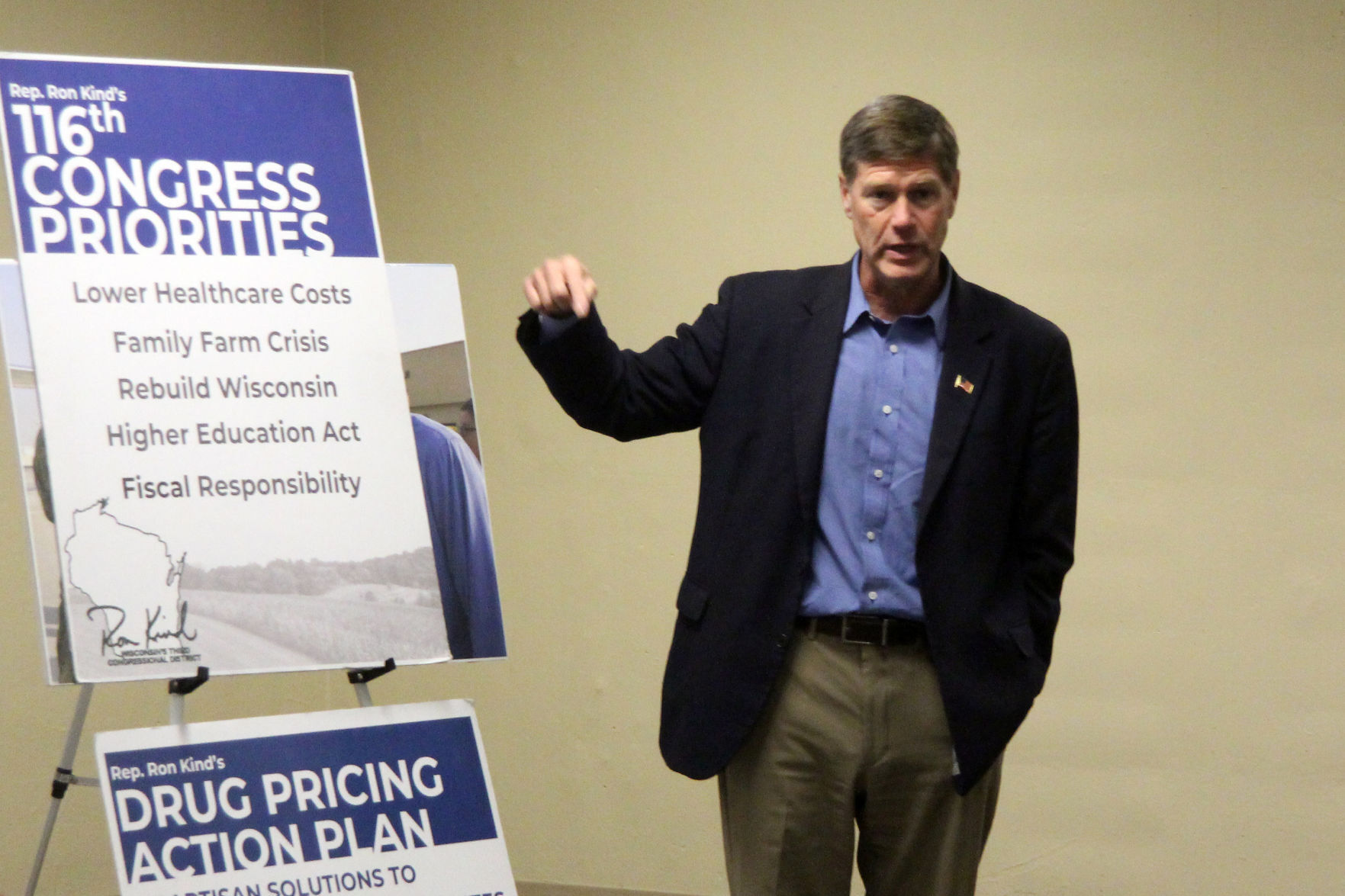 Rep. Kind listening session in Dunn County